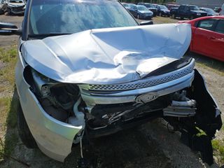 2014 Ford Explorer XLT - Exterior Front Center Image